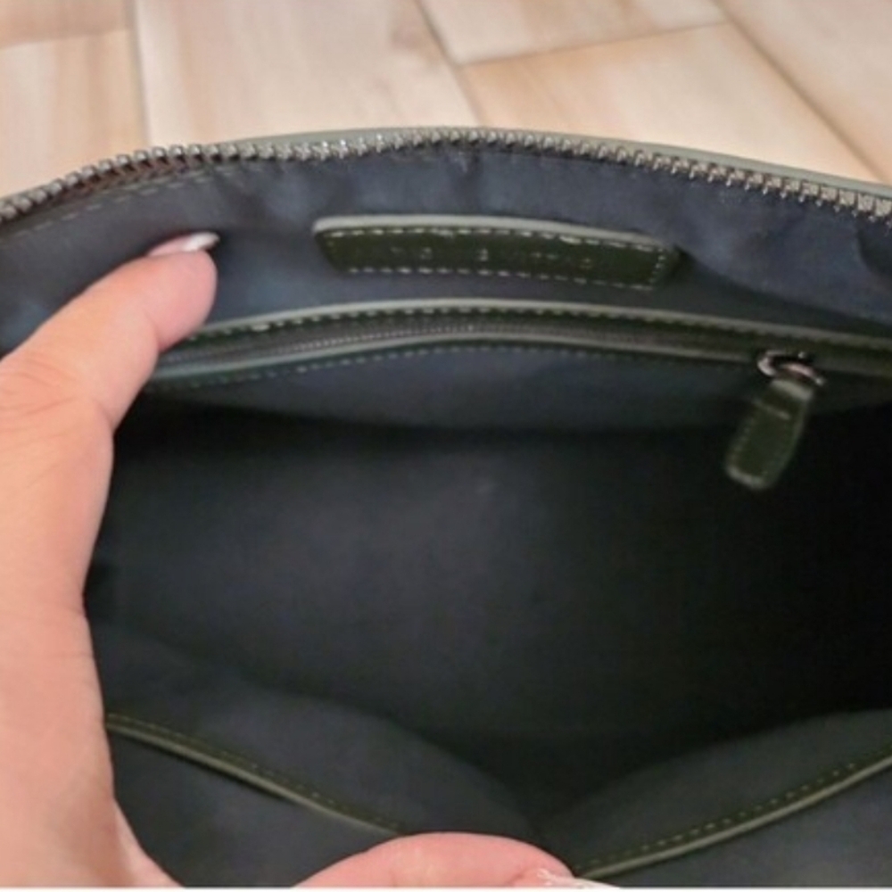 Adrienne Vittadini Women's Green Casual Chic Leather handbag. - Picture 11 of 15